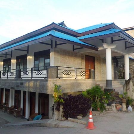 Hotel Sinar Tambolaka Waingapu Екстериор снимка